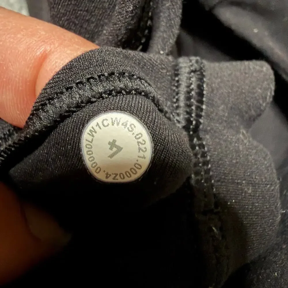 Lululemon Align Crop Tank Bra Womens 4 Workout Four way Stretch Black W1CW4S